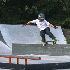 Skater Bruce - Backside Fifty - Brasskate Academy - Skatelessen in Brasschaat Sportpark Mishagen